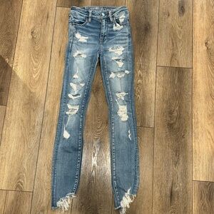 High rise distressed American eagle jeggings